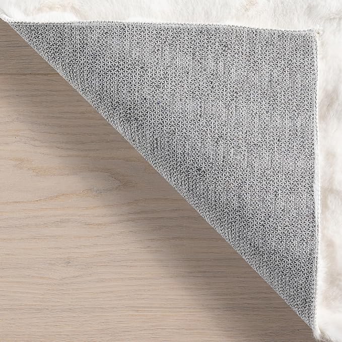nuLOOM Jeni Off-White, 2' x 3', Solid Faux Rabbit, Fluffy and Cozy, High Traffic, Stain Resistant, Easy Clean, Durable Washable Area Rug for Bedroom, Living Room, Dining, Den, Foyer, Entryway