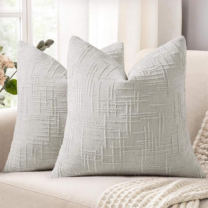 decorUhome Light Grey Chenille Throw Pillow Covers 20x20 Set of 2 Textured Soft Cozy Slubby Couch Pillow Covers Modern Farmhouse Boho Decorative Pillow Cases for Bed Sofa Living Room