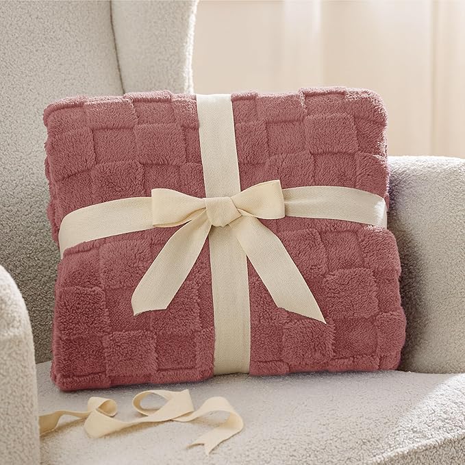 Bedsure GentleSoft King Size Blanket for Bed - Super Soft Cozy Blankets for Women Kids Girls, Large Fuzzy Fleece Throw for Bedroom Decor, Dusty Pink,108x90 Inches