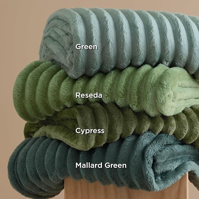 Bedsure GentleSoft Mallard Green California King Size Blanket for Couch - Cozy Soft Blankets for Women, Cute Small Fleece Throws for Girls, Birthday Gifts for Women, 102x96 Inches