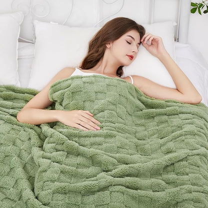 Aganear Flannel Throw Blanket - Cozy Soft Lightweight Fuzzy Checkered Throw Blanket for Women Portable Throw Blankets for Couch, Warm Present for Birthday, Christmas(50"x70", Sage Green)