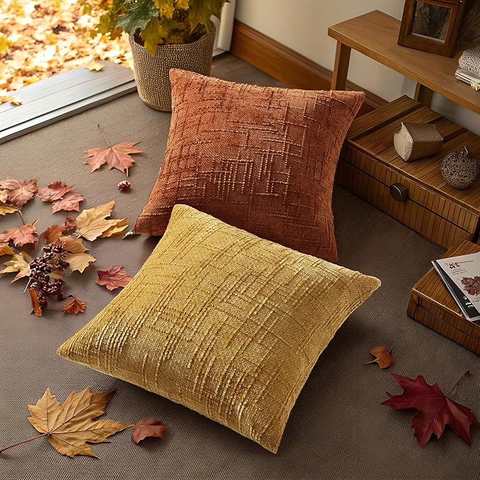 decorUhome Rust Chenille Throw Pillow Covers 20x20 Set of 2 Textured Soft Cozy Slubby Couch Pillow Covers Modern Farmhouse Boho Decorative Pillow Cases for Bed Sofa Living Room