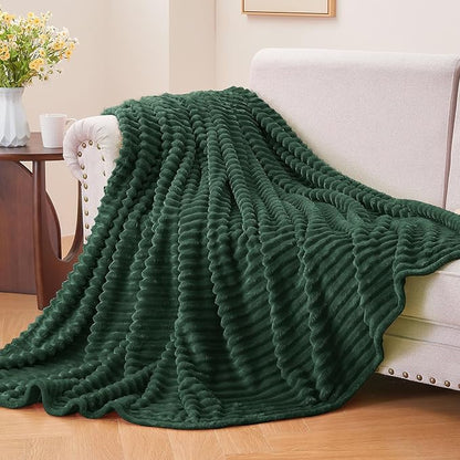 BEDELITE Fleece Throw Blanket for Couch – 3D Ribbed Jacquard Soft and Warm Decorative Fuzzy Blanket – Cozy, Fluffy, Plush Lightweight Emerland Green Throw Blankets for Bed, Sofa, 50x60 inches